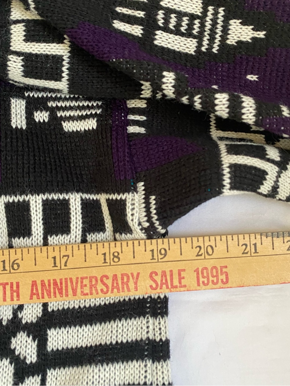 Women's Vintage Purple Psychedelic Cityscape Soft Knit Crewneck Sweater SM - Picture 9 of 13